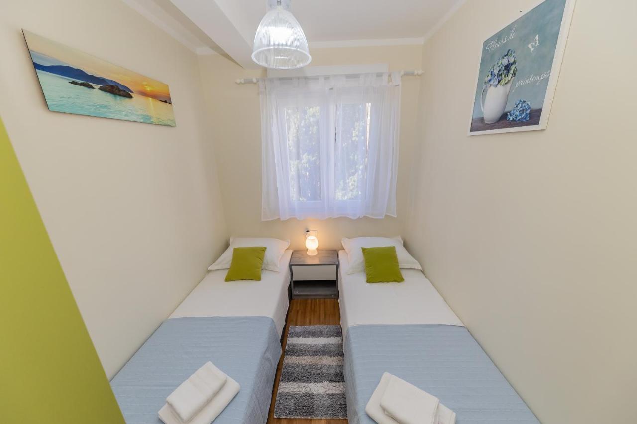 Maryann Apartment Kastela Bagian luar foto